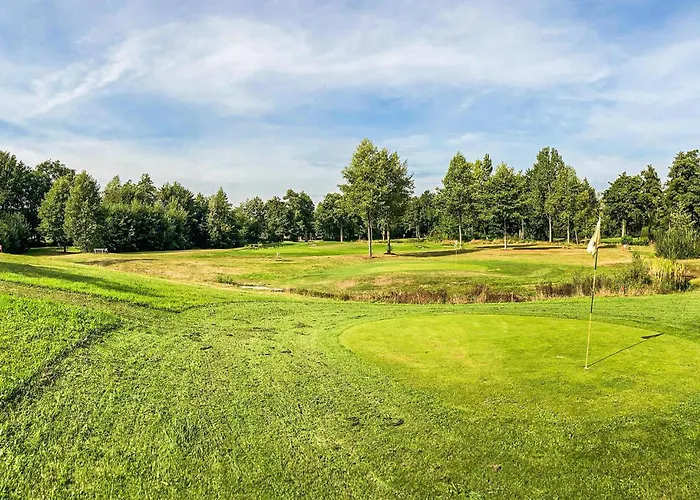 2 Bedroom Awesome In Semesterbostad