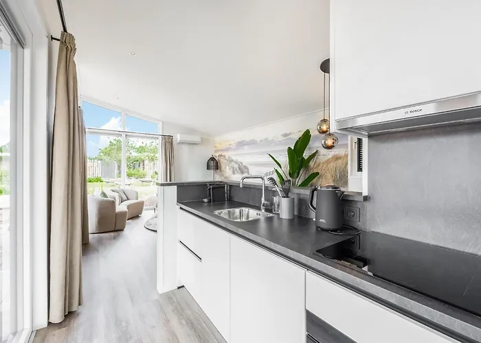 2 Bedroom Awesome In Semesterbostad